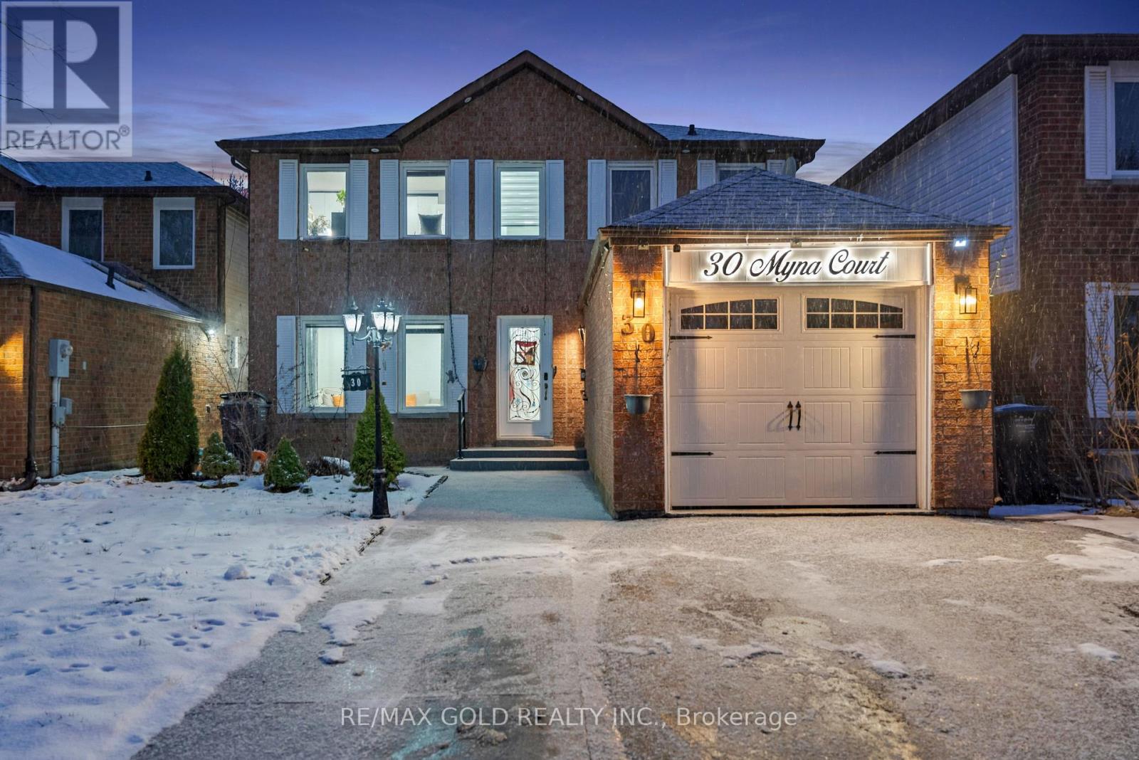 30 Myna Court, Brampton, Ontario  L6S 4H8 - Photo 2 - W12635226