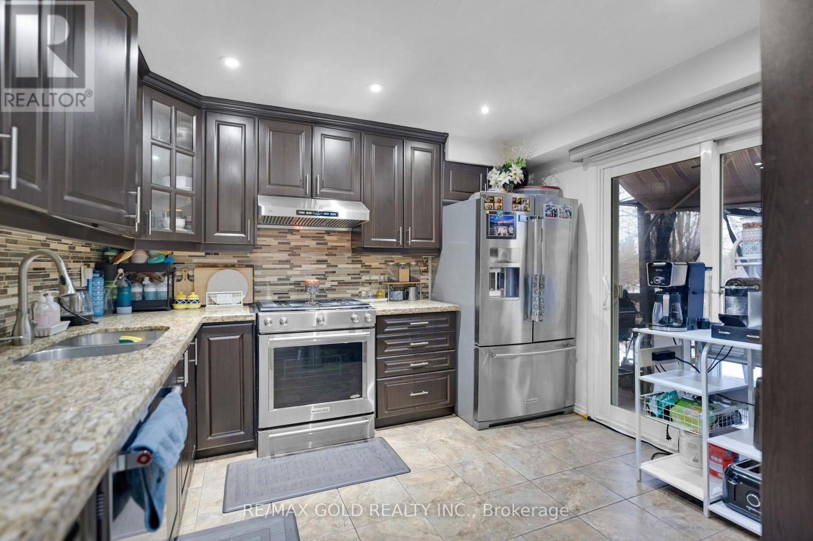 30 Myna Court, Brampton, Ontario  L6S 4H8 - Photo 12 - W12635226