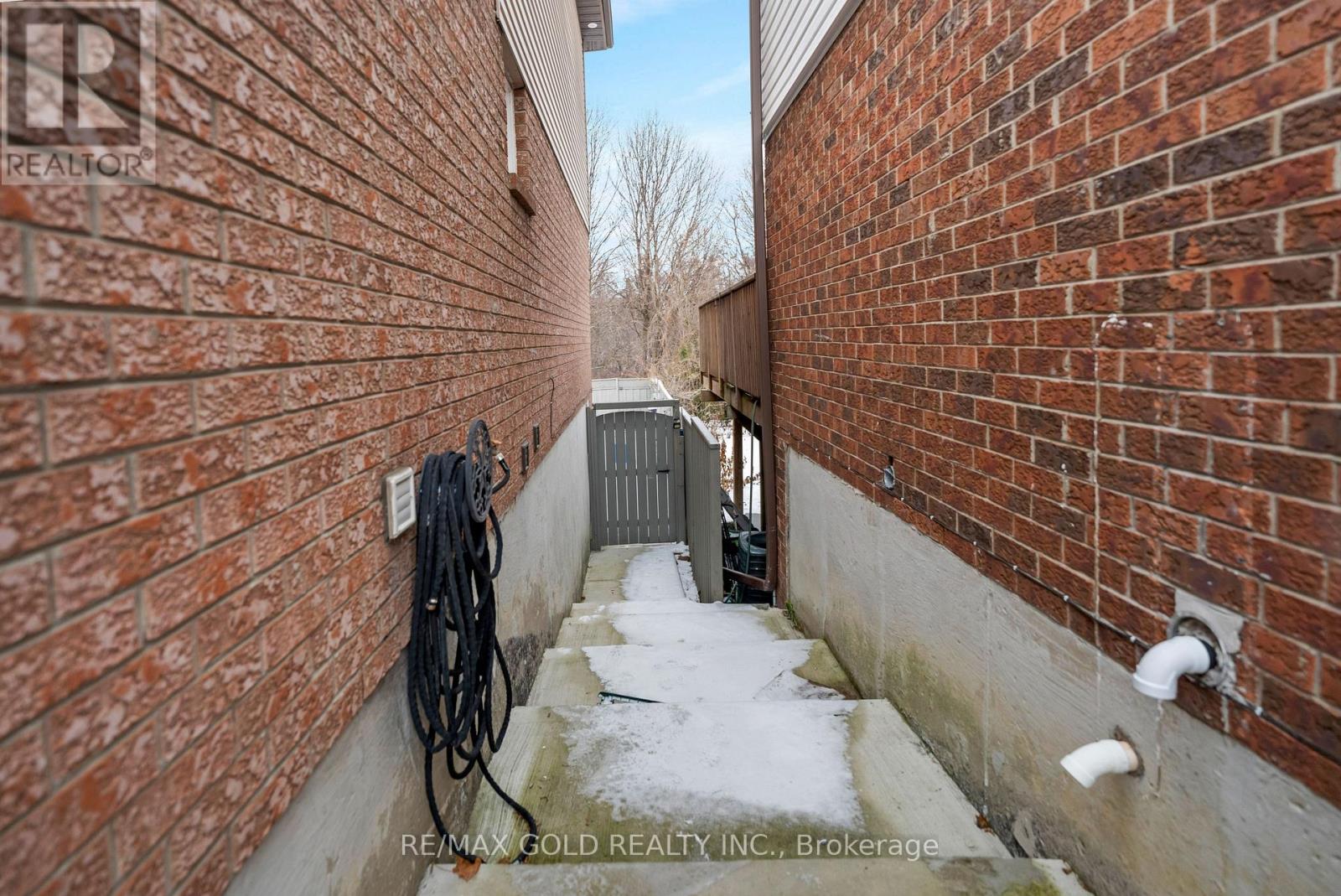 30 Myna Court, Brampton, Ontario  L6S 4H8 - Photo 32 - W12635226