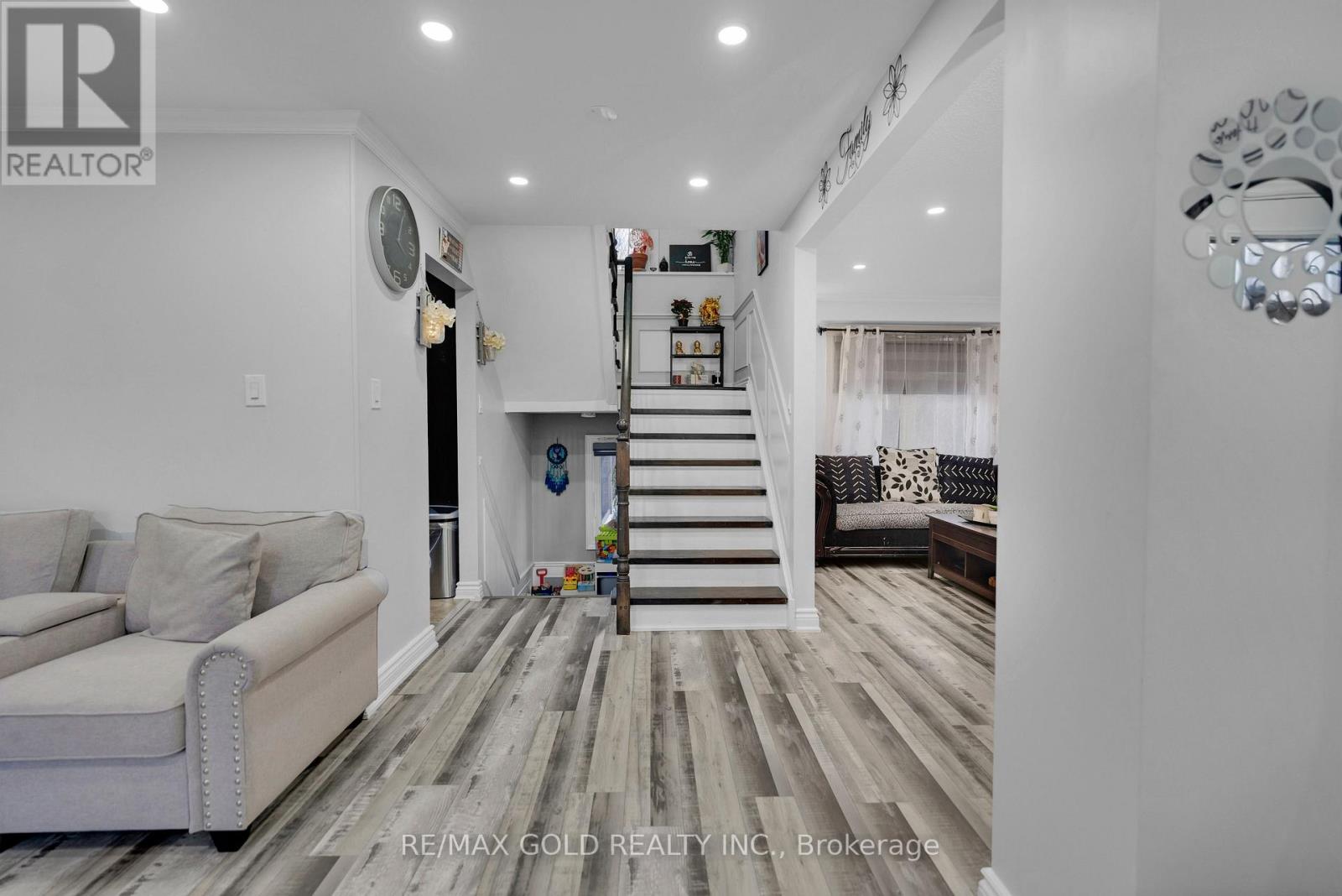 30 Myna Court, Brampton, Ontario  L6S 4H8 - Photo 14 - W12635226