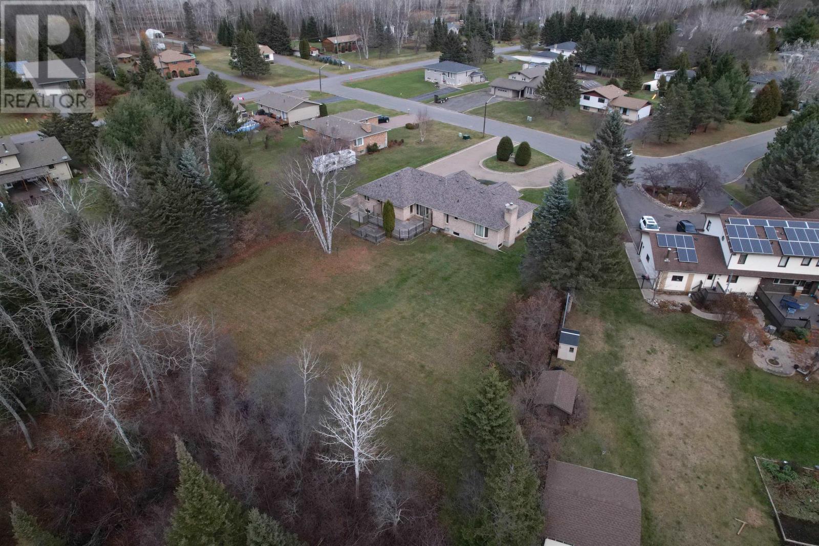 2200 Bordeaux Cres, Thunder Bay, Ontario  P7K 1C2 - Photo 12 - TB253643