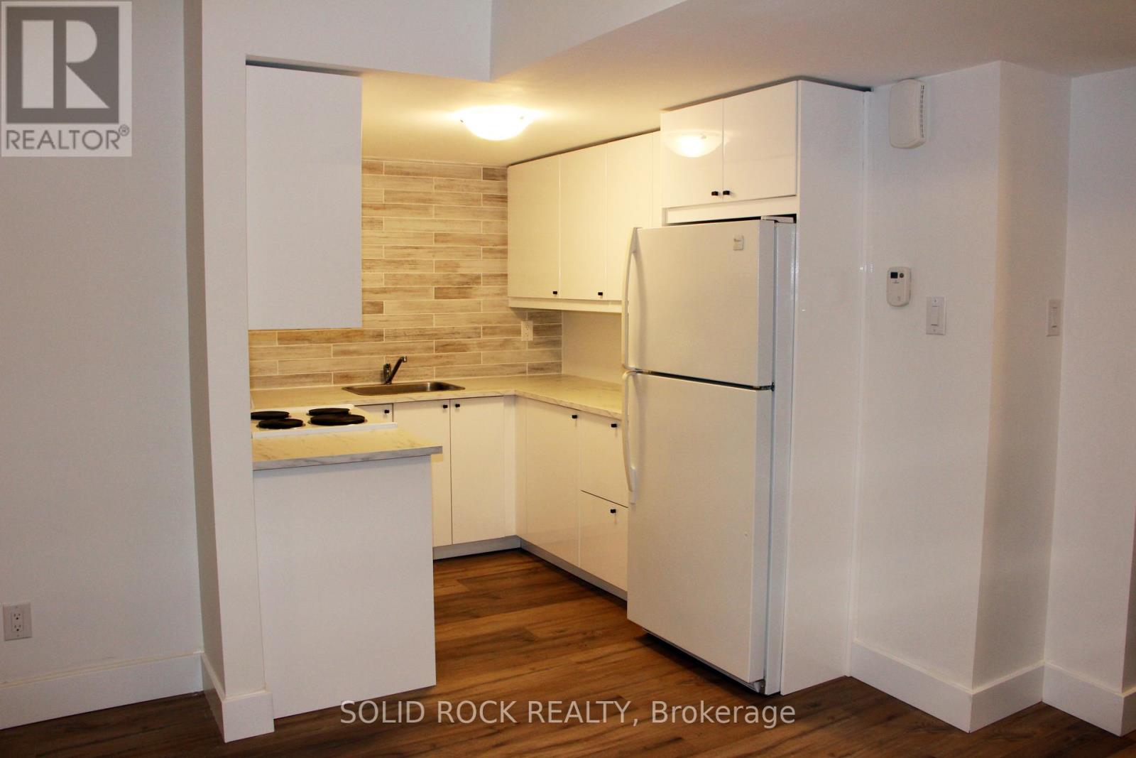 1 - 846 Alpine Avenue, Ottawa, Ontario  K2B 5R6 - Photo 3 - X12639066