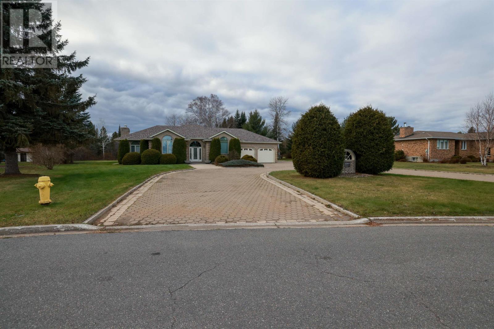 2200 Bordeaux Cres, Thunder Bay, Ontario  P7K 1C2 - Photo 4 - TB253643