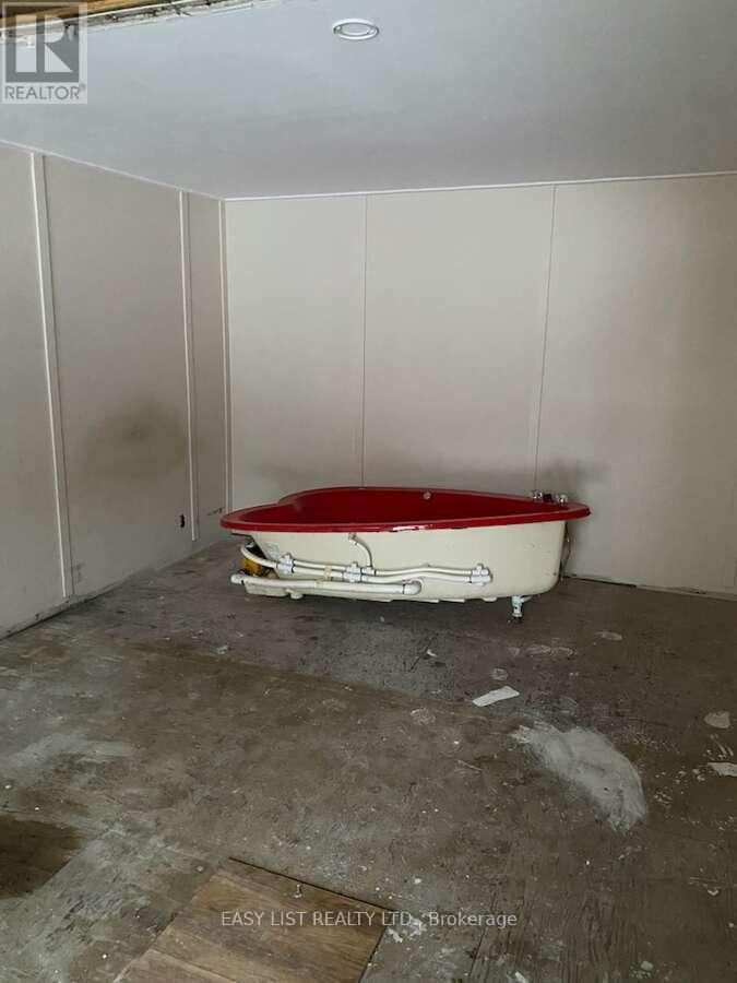 106 Quebec Street, Schreiber, Ontario  P0T 2A0 - Photo 12 - X12639004