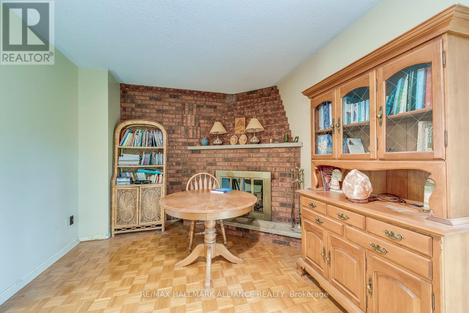 455 Canterbury Crescent, Oakville, Ontario  L6J 5K8 - Photo 10 - W12201228