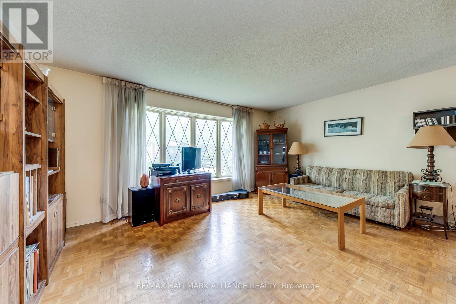 455 Canterbury Crescent, Oakville, Ontario  L6J 5K8 - Photo 11 - W12201228