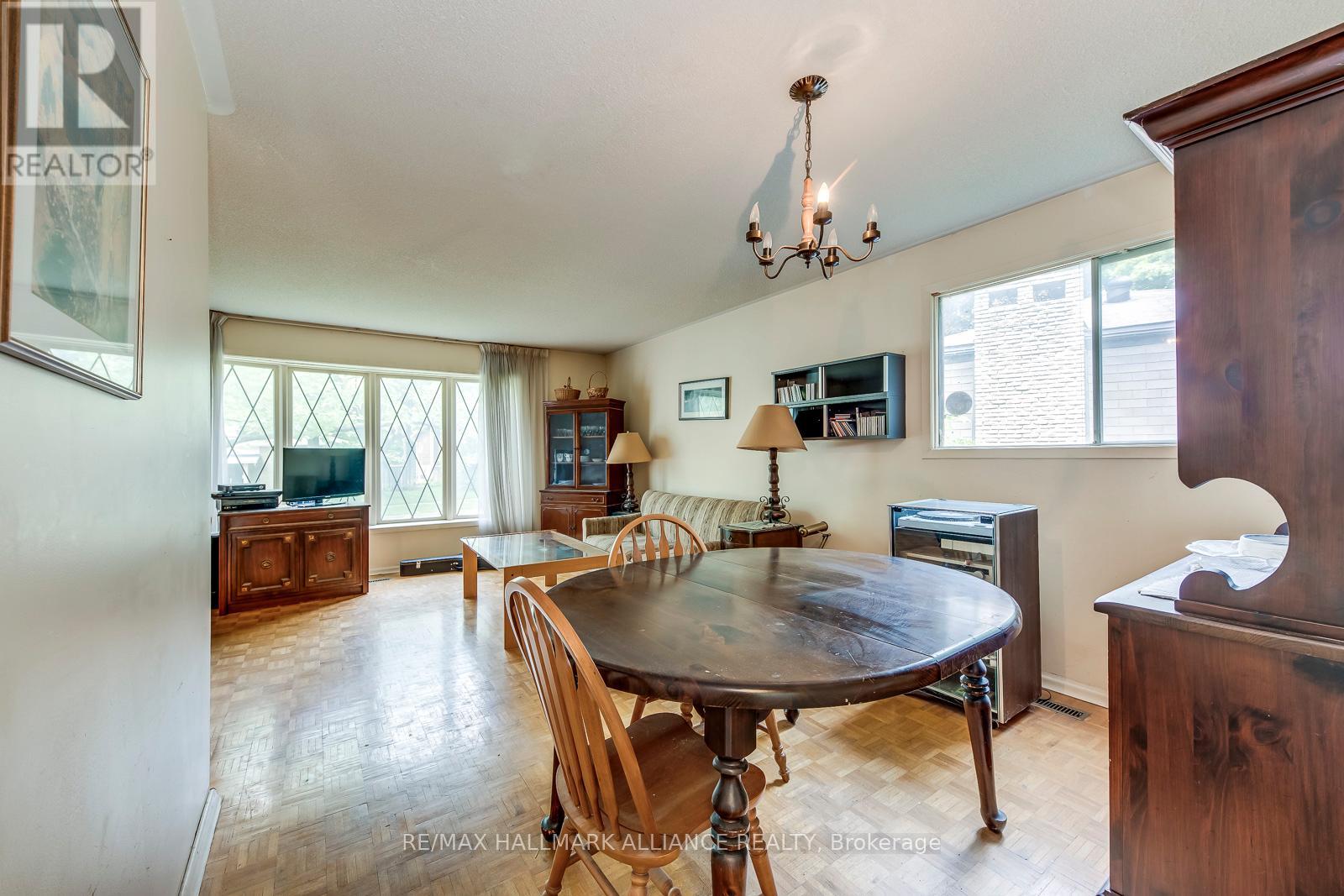 455 Canterbury Crescent, Oakville, Ontario  L6J 5K8 - Photo 16 - W12201228