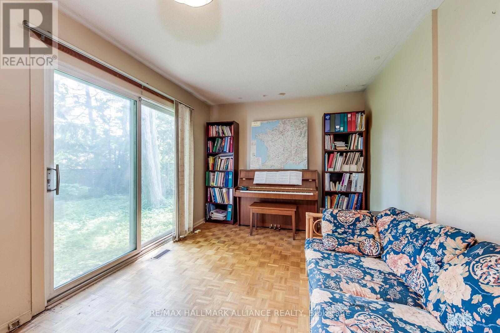 455 Canterbury Crescent, Oakville, Ontario  L6J 5K8 - Photo 9 - W12201228