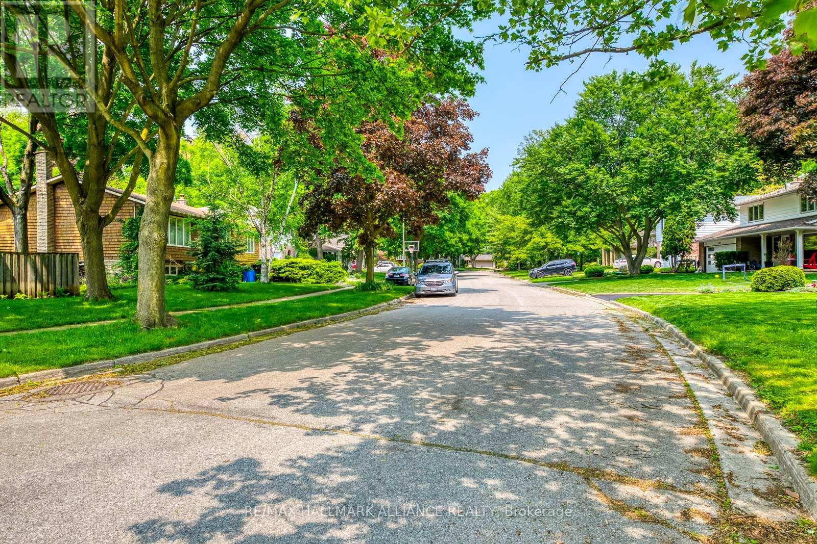 455 Canterbury Crescent, Oakville, Ontario  L6J 5K8 - Photo 6 - W12201228