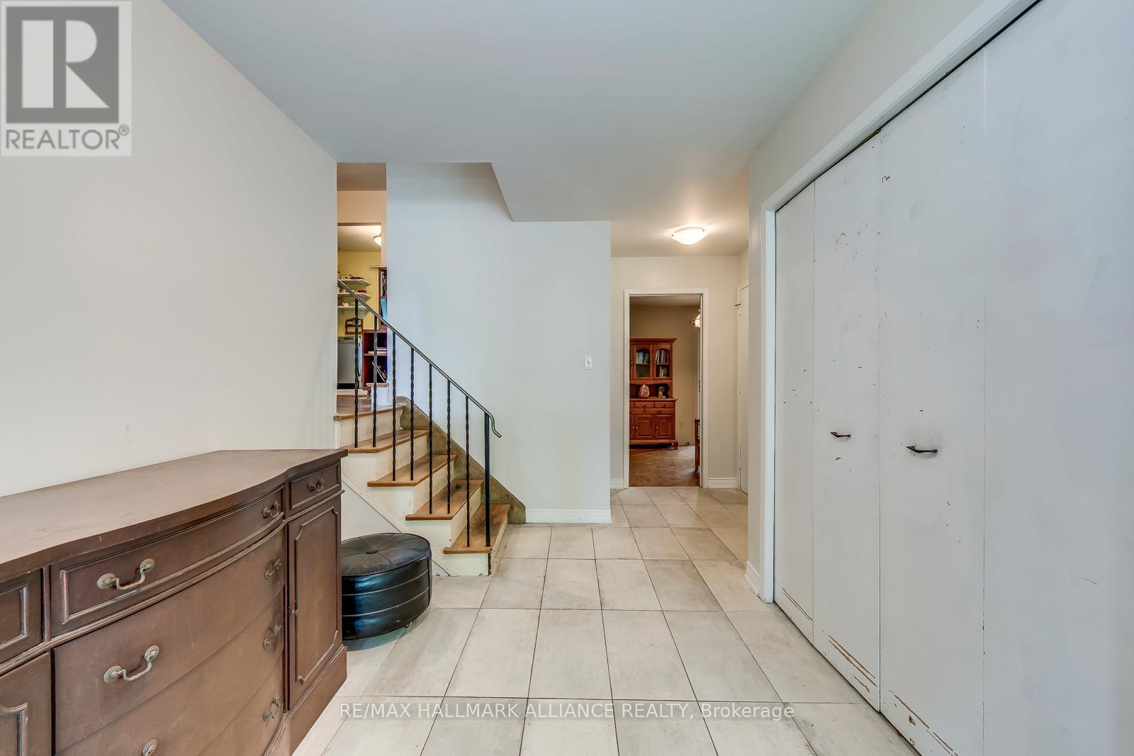 455 Canterbury Crescent, Oakville, Ontario  L6J 5K8 - Photo 8 - W12201228