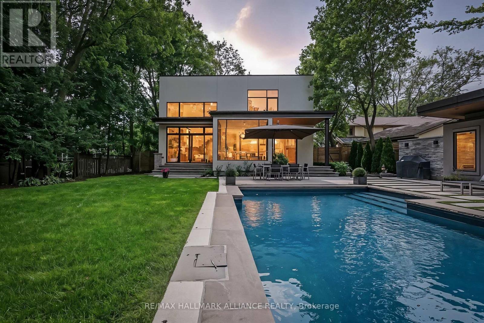 363 Morrison Road, Oakville, Ontario  L6J 4K2 - Photo 2 - W12319602