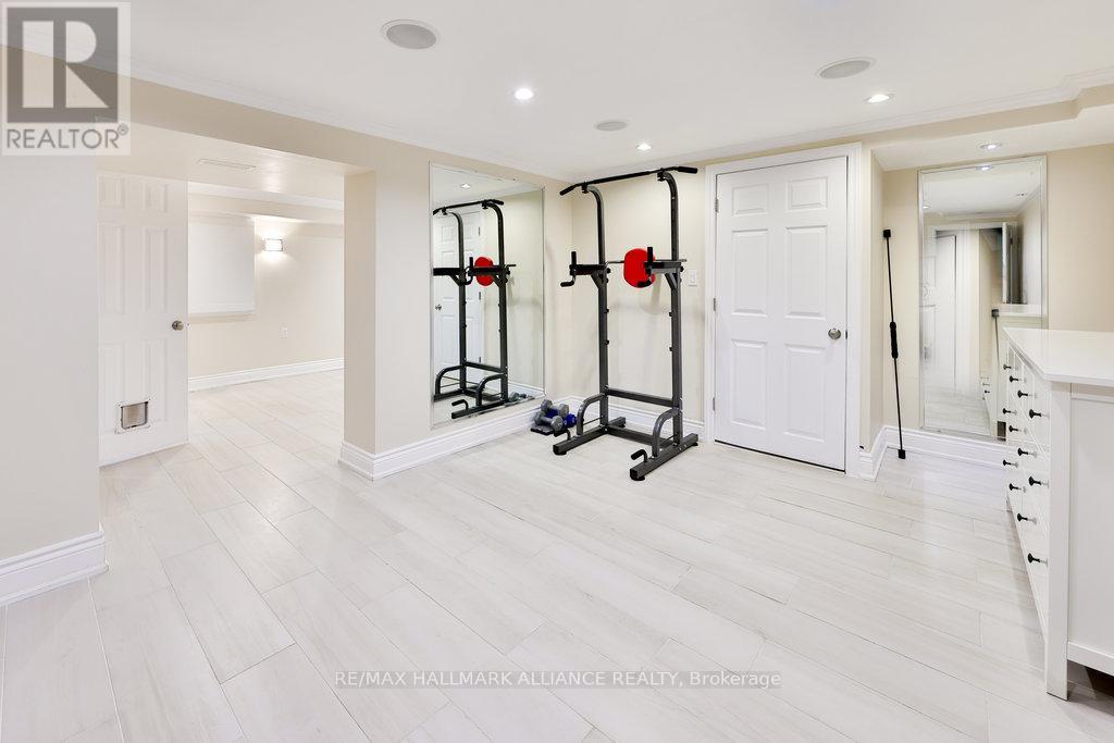 1316 Cambridge Drive, Oakville, Ontario  L6J 1S3 - Photo 26 - W12377548