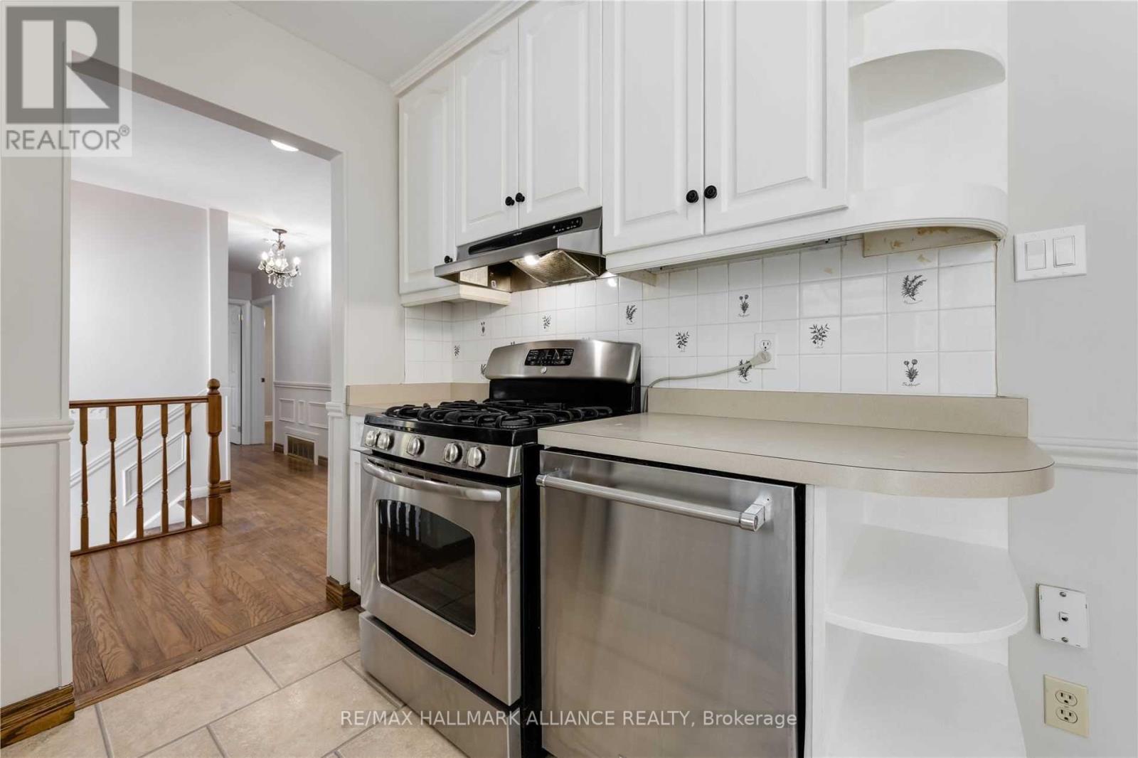 463 Drummond Road, Oakville, Ontario  L6J 4L7 - Photo 24 - W12373051