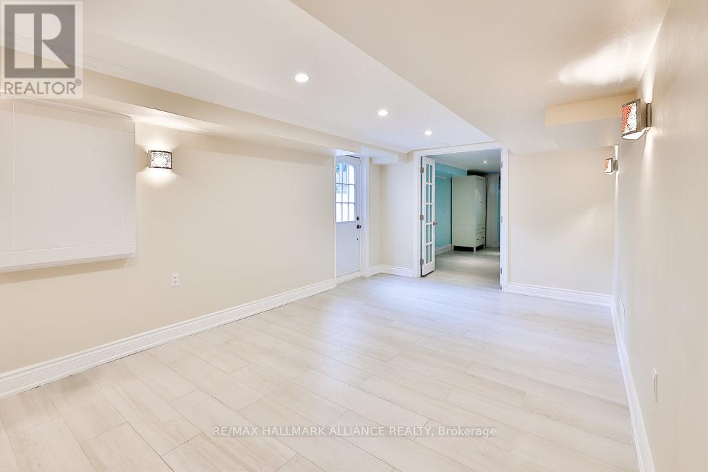 1316 Cambridge Drive, Oakville, Ontario  L6J 1S3 - Photo 27 - W12377548