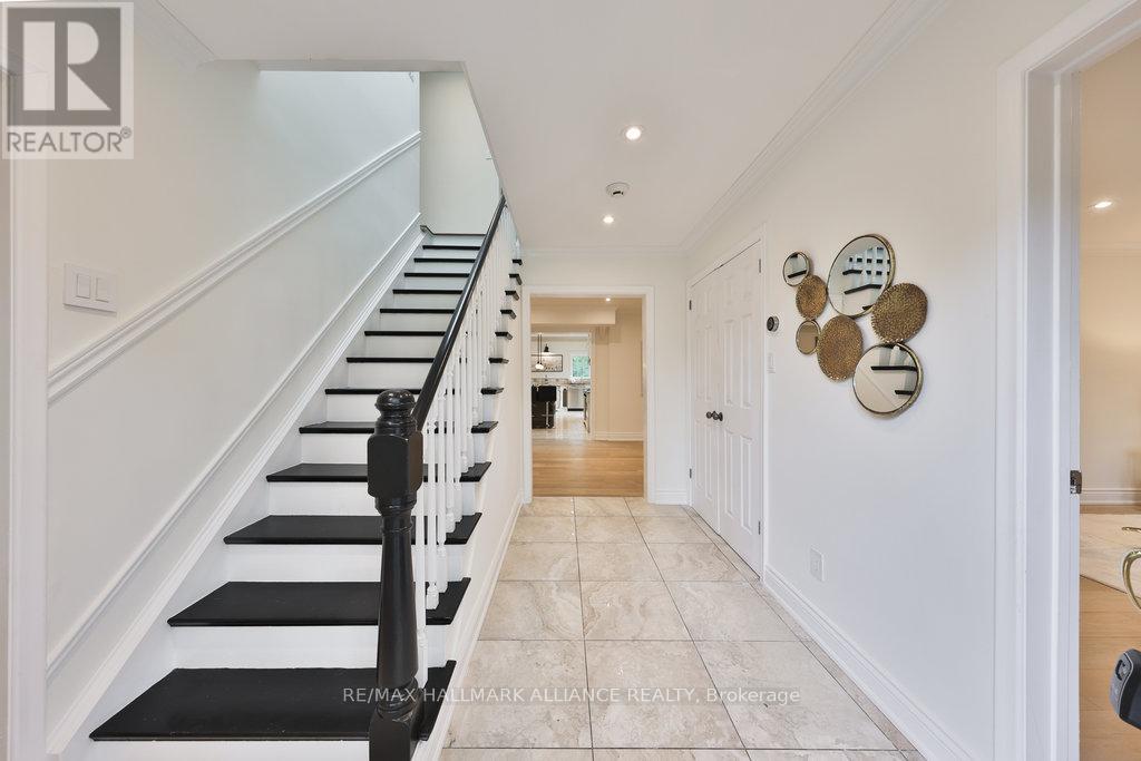 1316 Cambridge Drive, Oakville, Ontario  L6J 1S3 - Photo 17 - W12377548