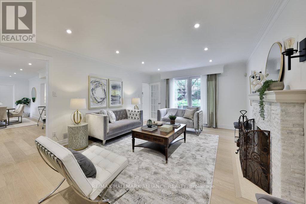 1316 Cambridge Drive, Oakville, Ontario  L6J 1S3 - Photo 13 - W12377548