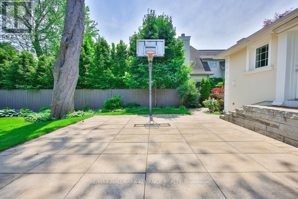 1316 Cambridge Drive, Oakville, Ontario  L6J 1S3 - Photo 36 - W12377548