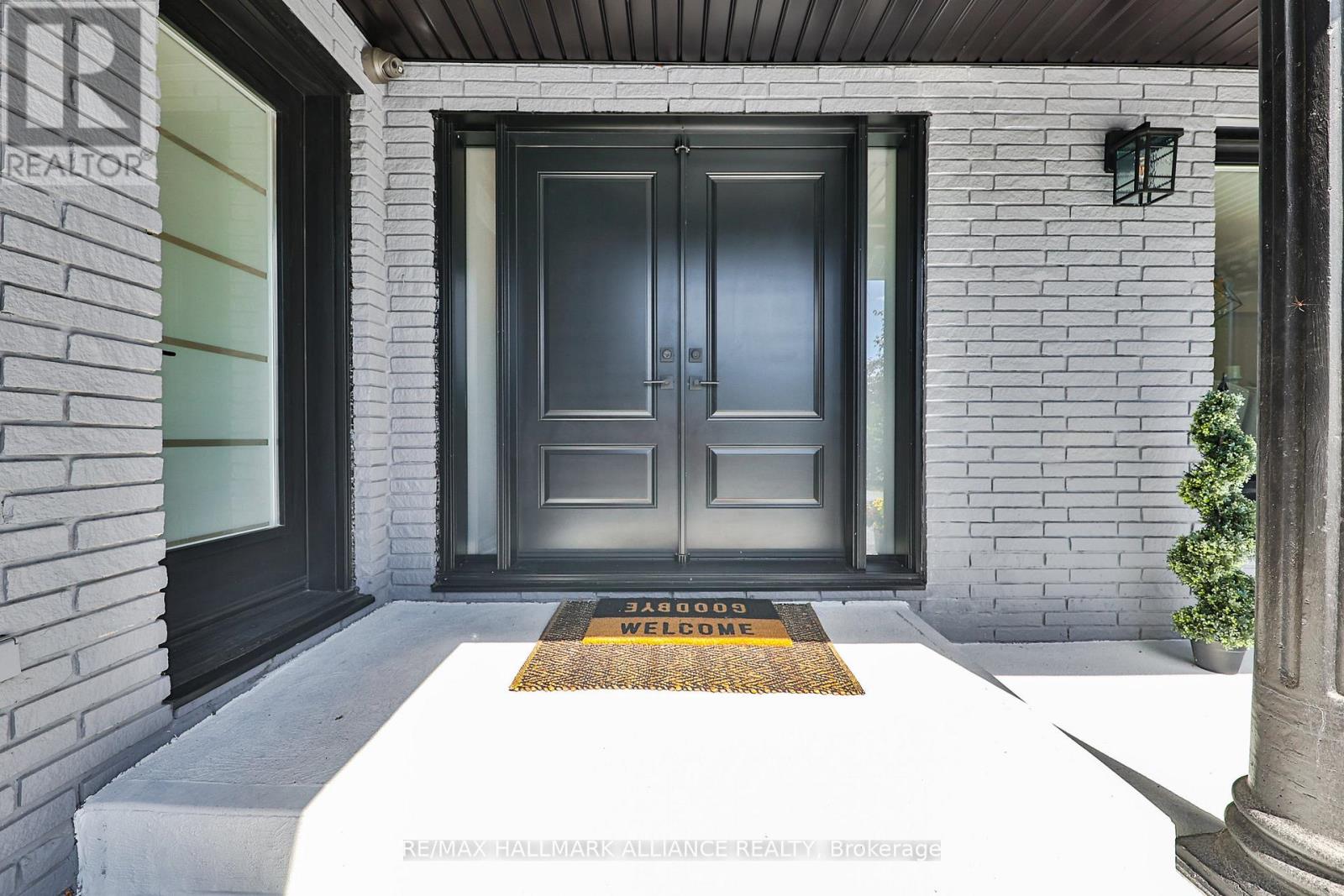 2309 Dunedin Road, Oakville, Ontario  L6J 5V4 - Photo 3 - W12381555