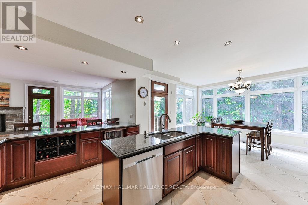 1200 Bronte Road, Oakville, Ontario  L6M 4G4 - Photo 19 - W12423384