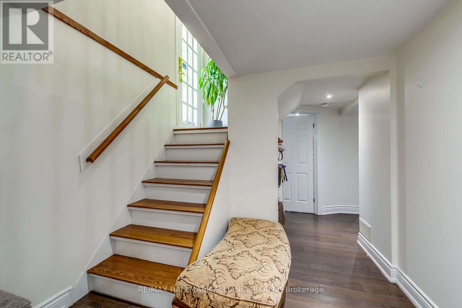 463 Drummond Road, Oakville, Ontario  L6J 4L7 - Photo 20 - W12378637