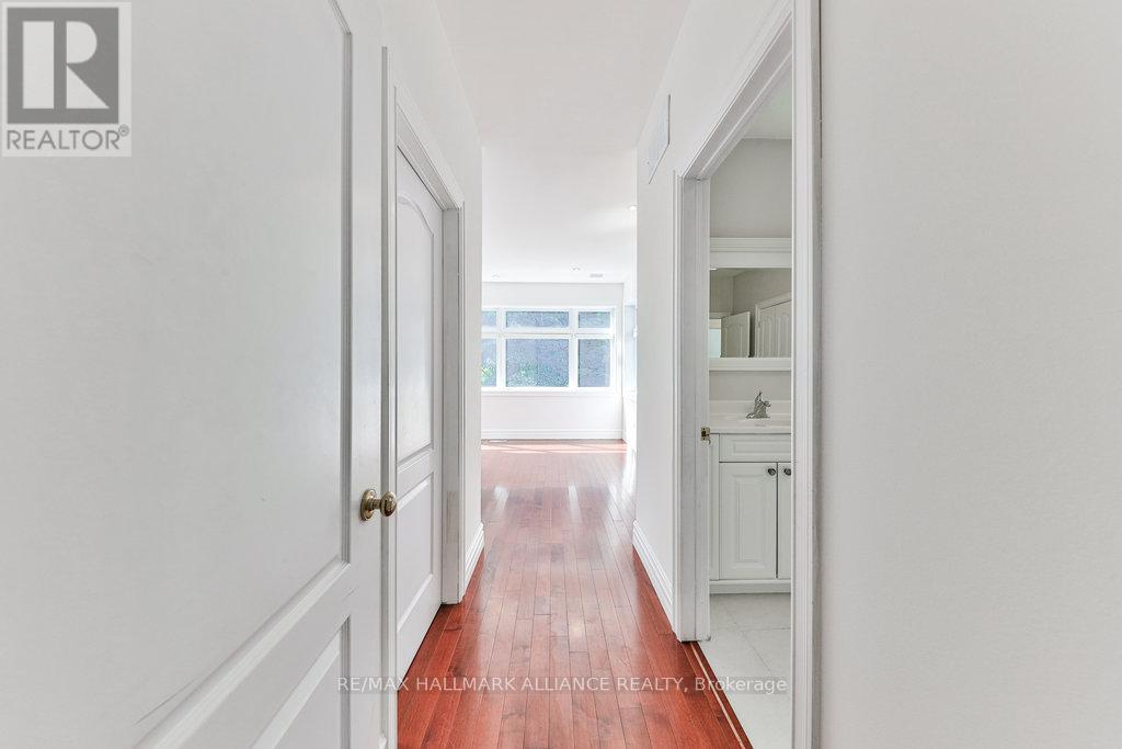 1200 Bronte Road, Oakville, Ontario  L6M 4G4 - Photo 25 - W12423384