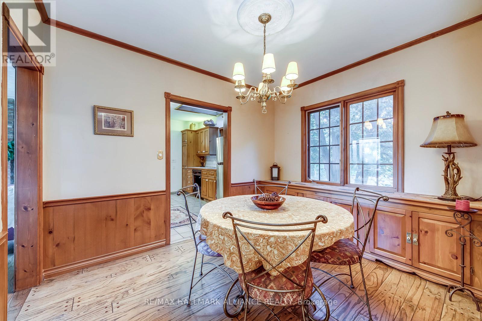 4447 Lakeshore Road, Burlington, Ontario  L7L 1B3 - Photo 10 - W12449262