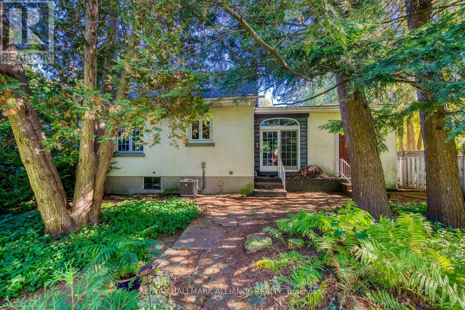 4447 Lakeshore Road, Burlington, Ontario  L7L 1B3 - Photo 37 - W12449262