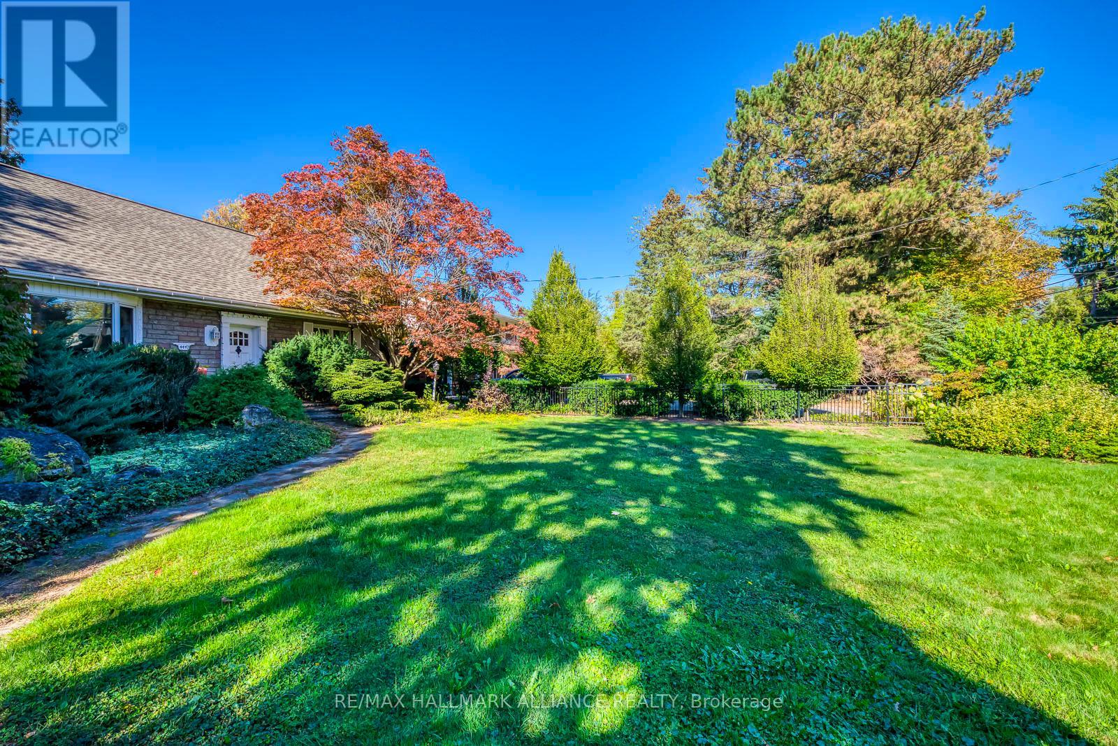 4447 Lakeshore Road, Burlington, Ontario  L7L 1B3 - Photo 45 - W12449262