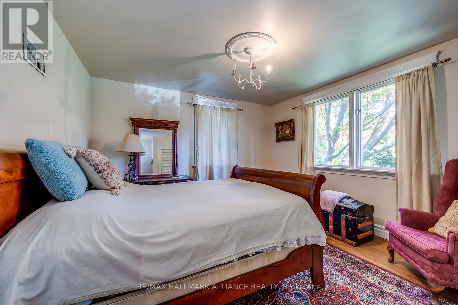 4447 Lakeshore Road, Burlington, Ontario  L7L 1B3 - Photo 18 - W12449262