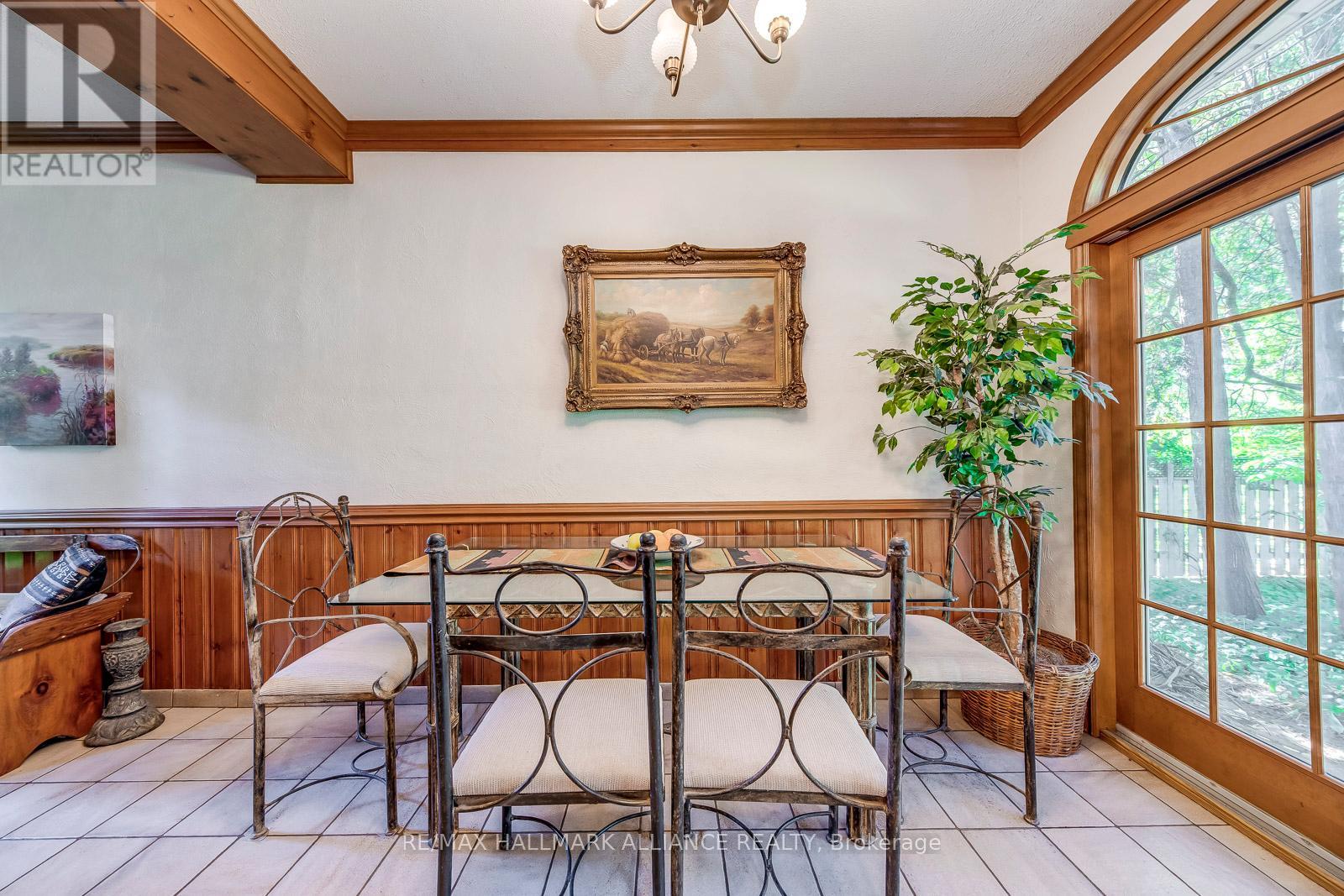 4447 Lakeshore Road, Burlington, Ontario  L7L 1B3 - Photo 15 - W12449262