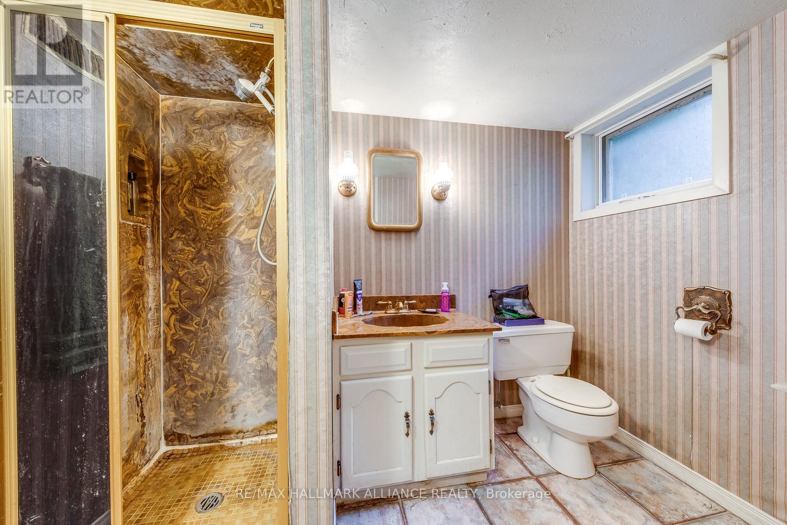 4447 Lakeshore Road, Burlington, Ontario  L7L 1B3 - Photo 32 - W12449262