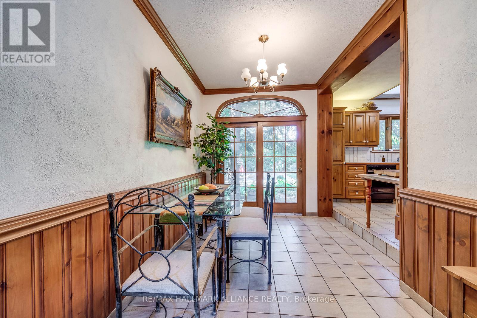 4447 Lakeshore Road, Burlington, Ontario  L7L 1B3 - Photo 16 - W12449262