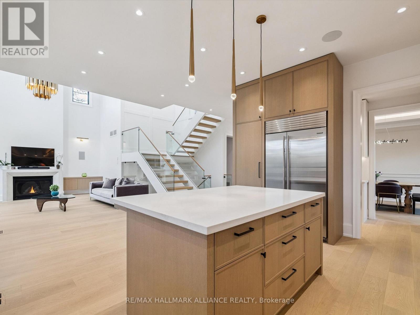 2074 Seabrook Drive, Oakville, Ontario  L6L 2T9 - Photo 12 - W12567094