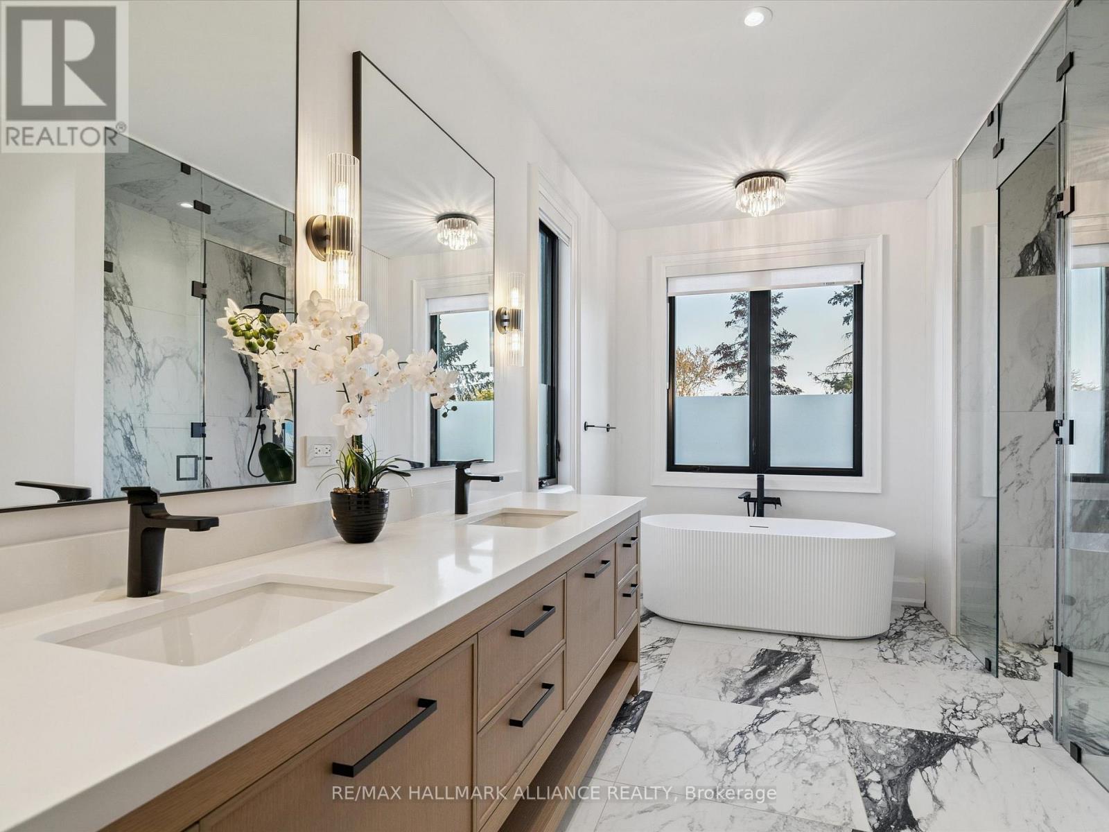 2074 Seabrook Drive, Oakville, Ontario  L6L 2T9 - Photo 24 - W12567094