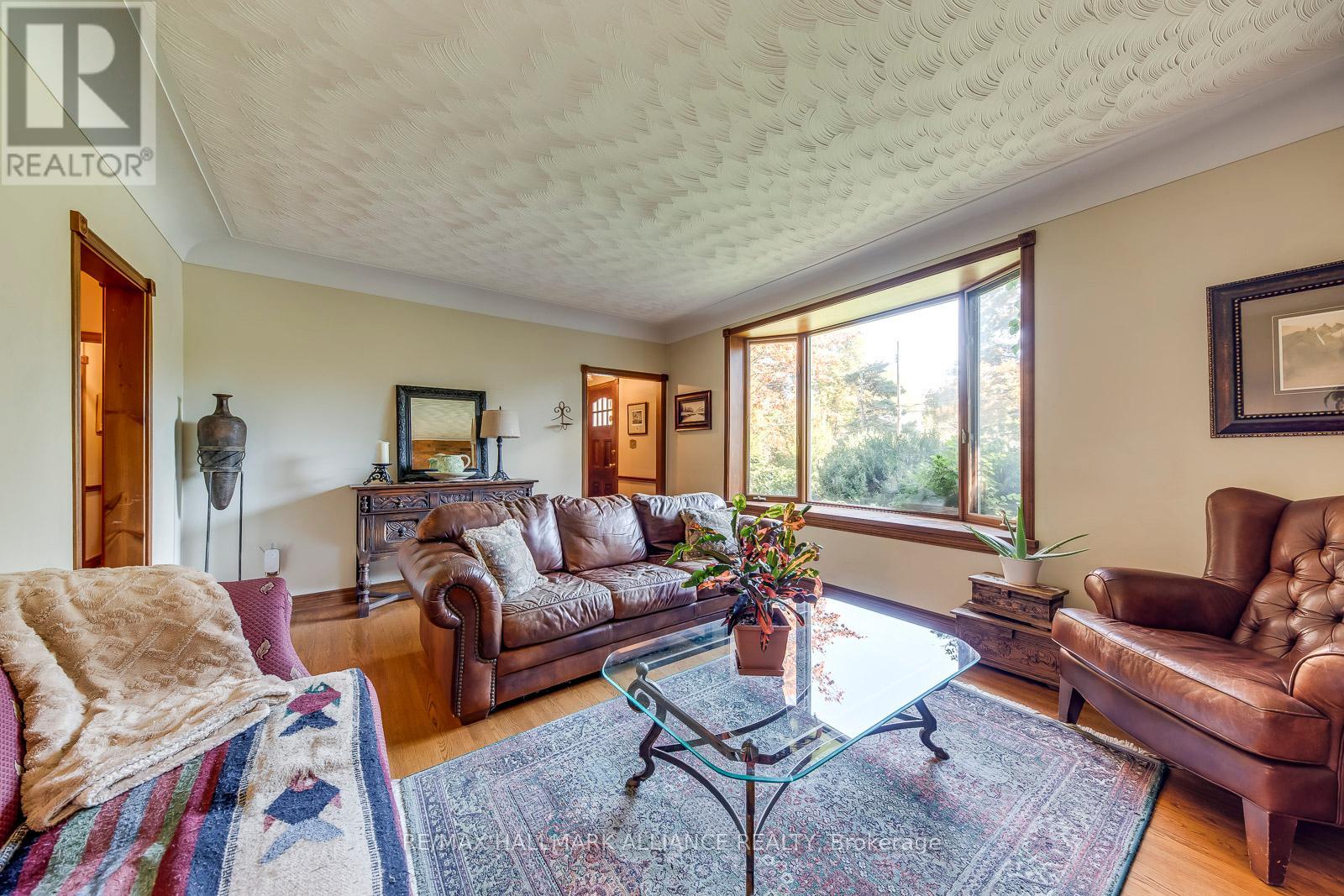 4447 Lakeshore Road, Burlington, Ontario  L7L 1B3 - Photo 9 - W12449262