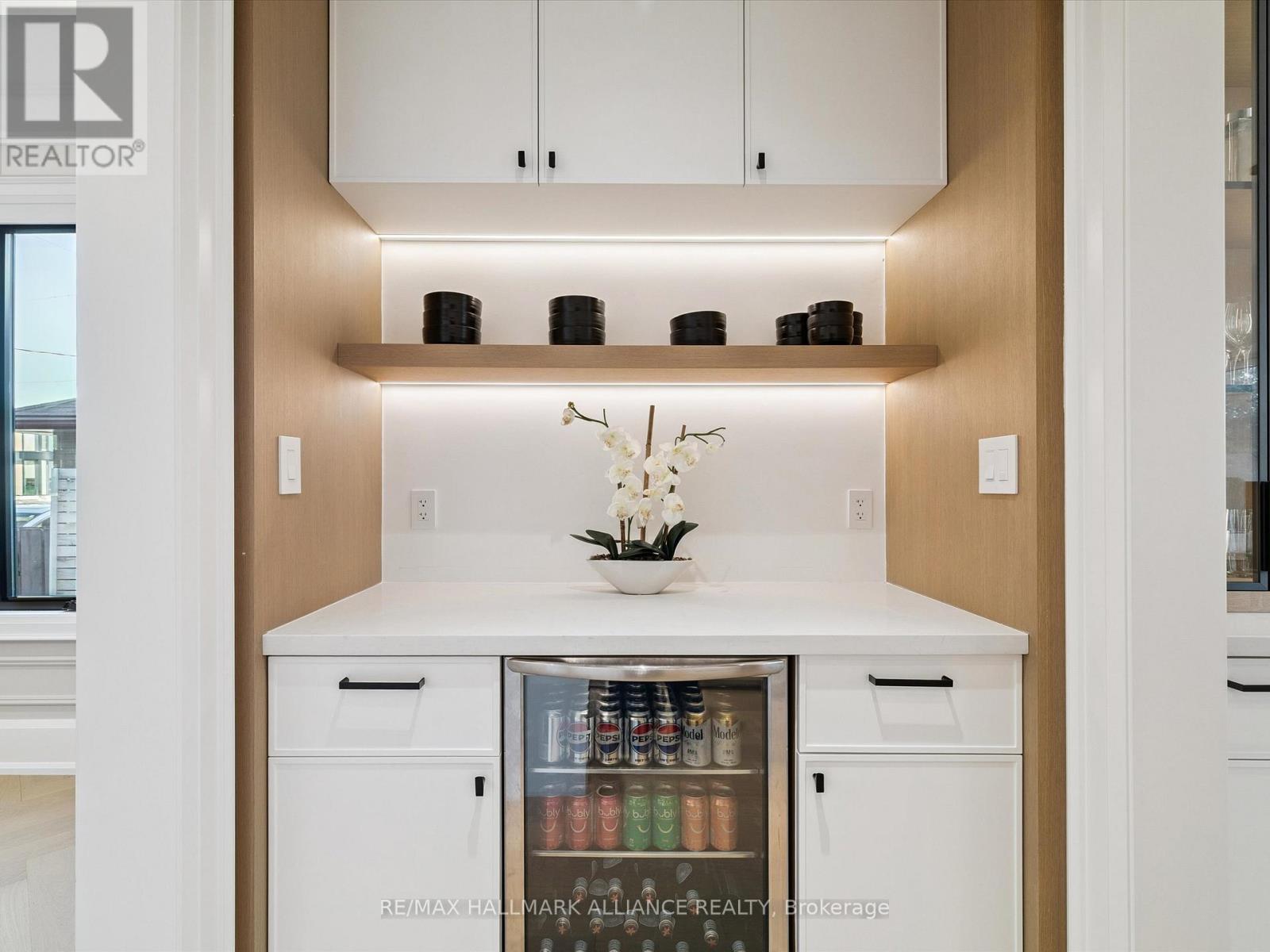 2074 Seabrook Drive, Oakville, Ontario  L6L 2T9 - Photo 14 - W12567094