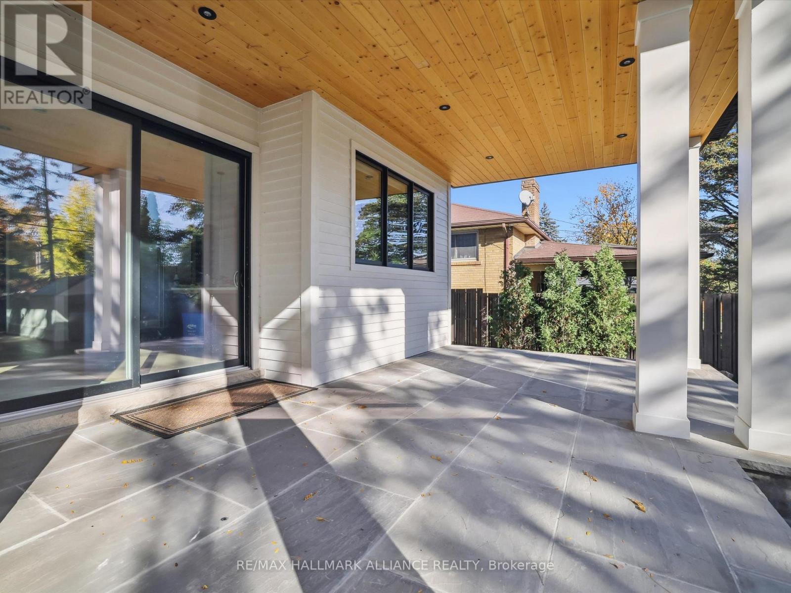 2074 Seabrook Drive, Oakville, Ontario  L6L 2T9 - Photo 44 - W12567094