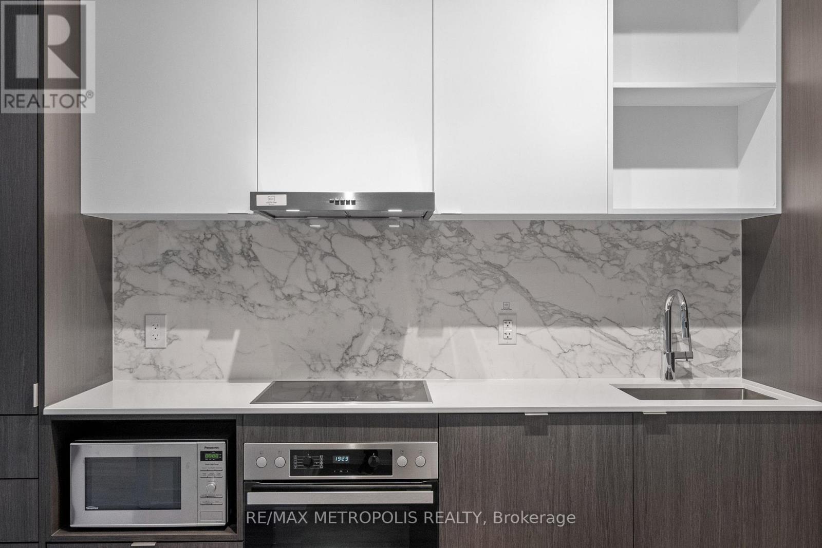 6208 - 138 Downes Street, Toronto, Ontario  M5E 0E4 - Photo 15 - C12639112