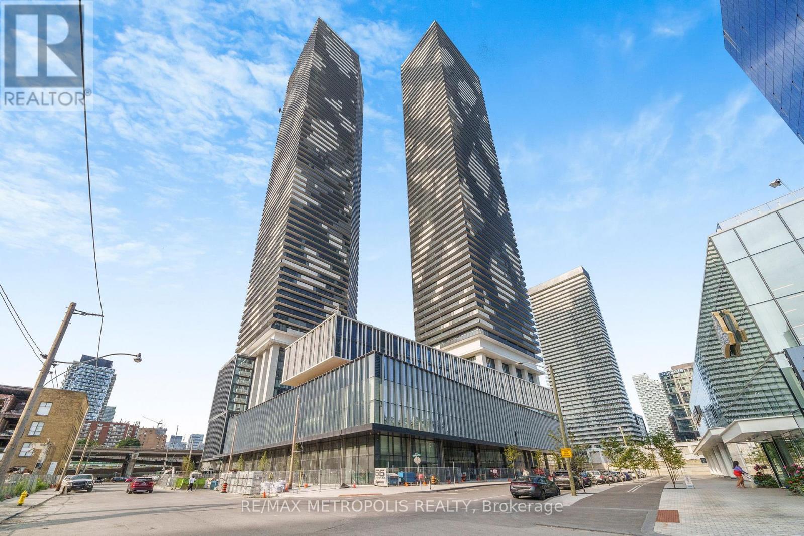 6208 - 138 Downes Street, Toronto, Ontario  M5E 0E4 - Photo 2 - C12639112