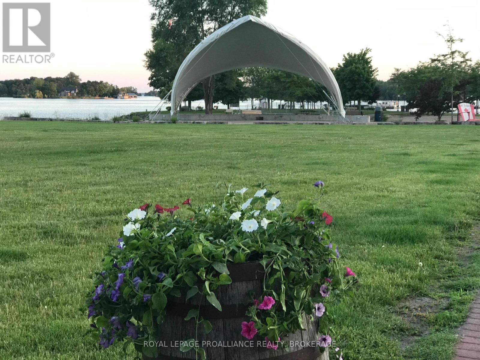 317 - 130 Water Street, Gananoque, Ontario  K7G 0A8 - Photo 7 - X12639136