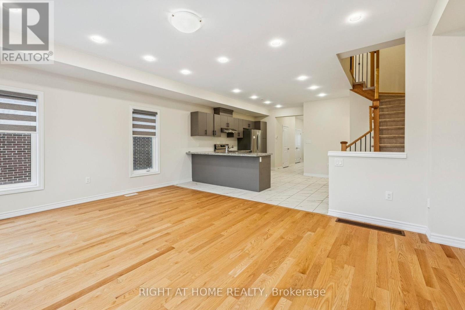 46 Senay Circle, Clarington, Ontario L1E 0H8 - Photo 11 - E12639042