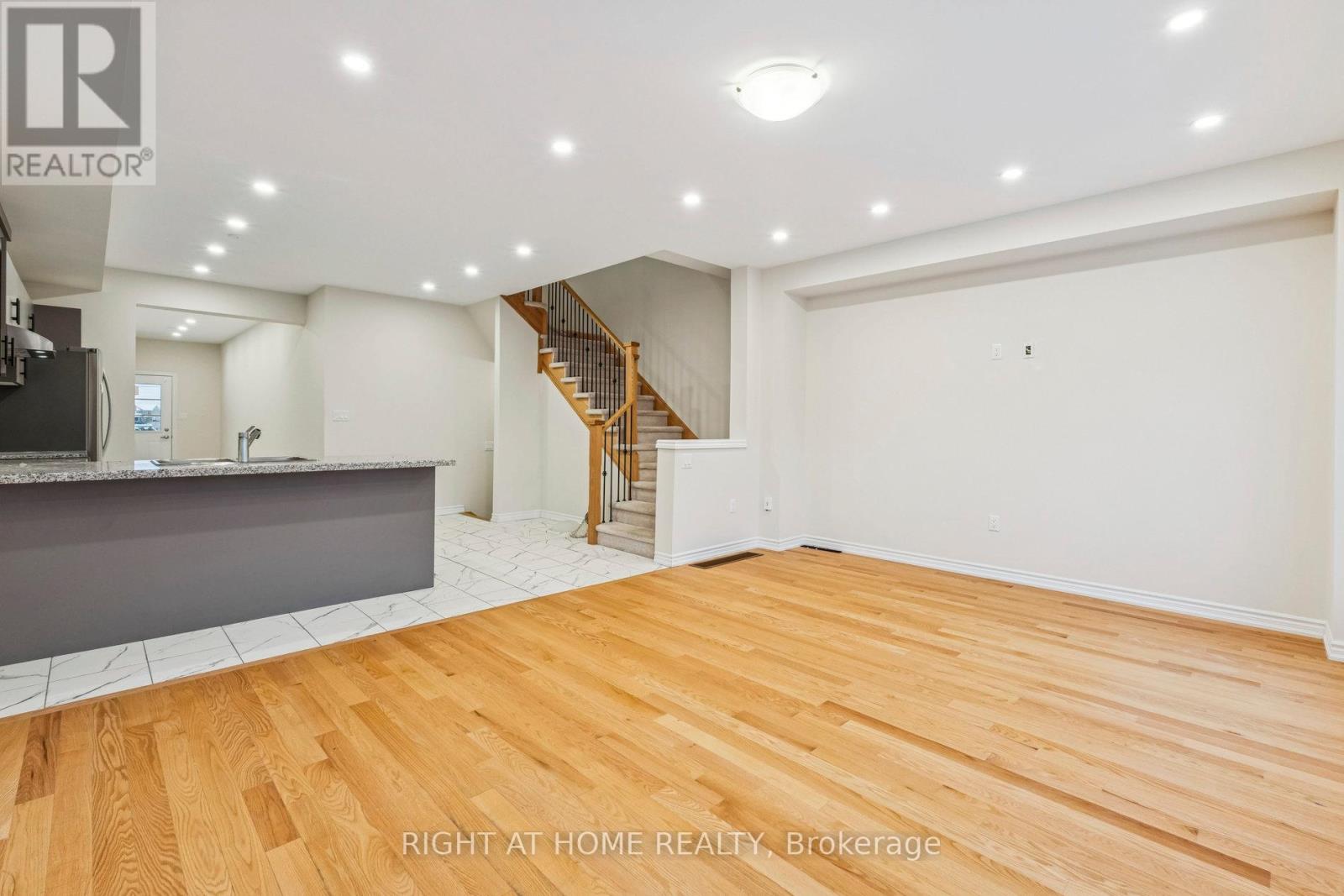 46 Senay Circle, Clarington, Ontario L1E 0H8 - Photo 12 - E12639042