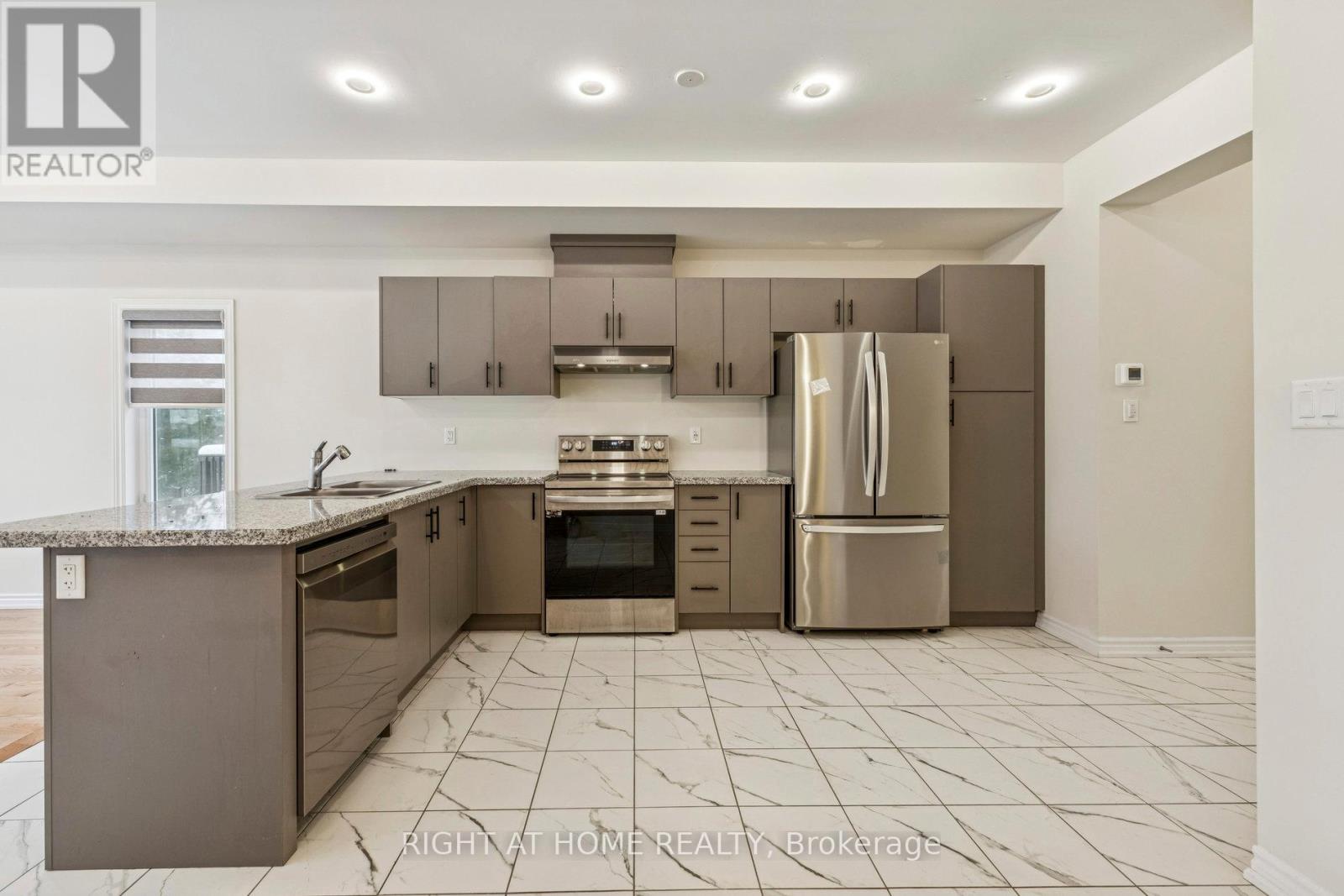 46 Senay Circle, Clarington, Ontario L1E 0H8 - Photo 14 - E12639042