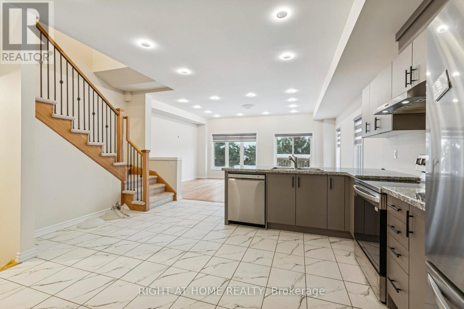 46 Senay Circle, Clarington, Ontario L1E 0H8 - Photo 8 - E12639042