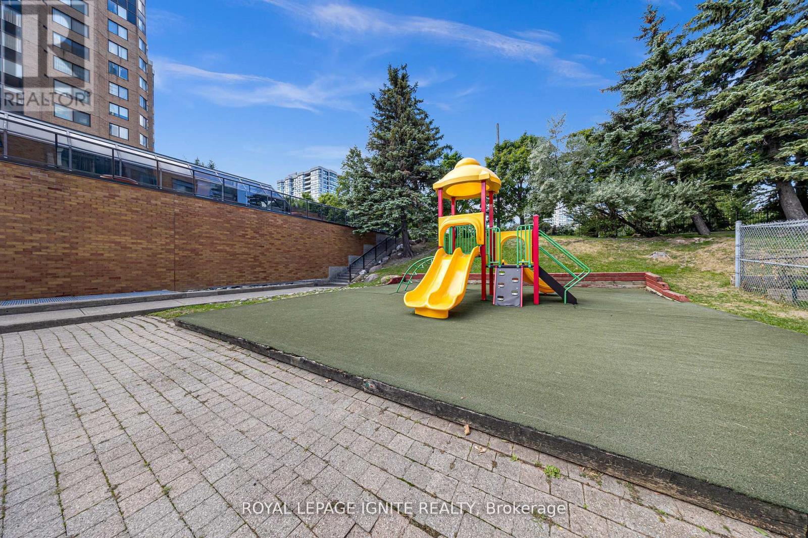 215 - 88 Alton Towers Circle, Toronto, Ontario M1V 5C5 - Photo 43 - E12639132