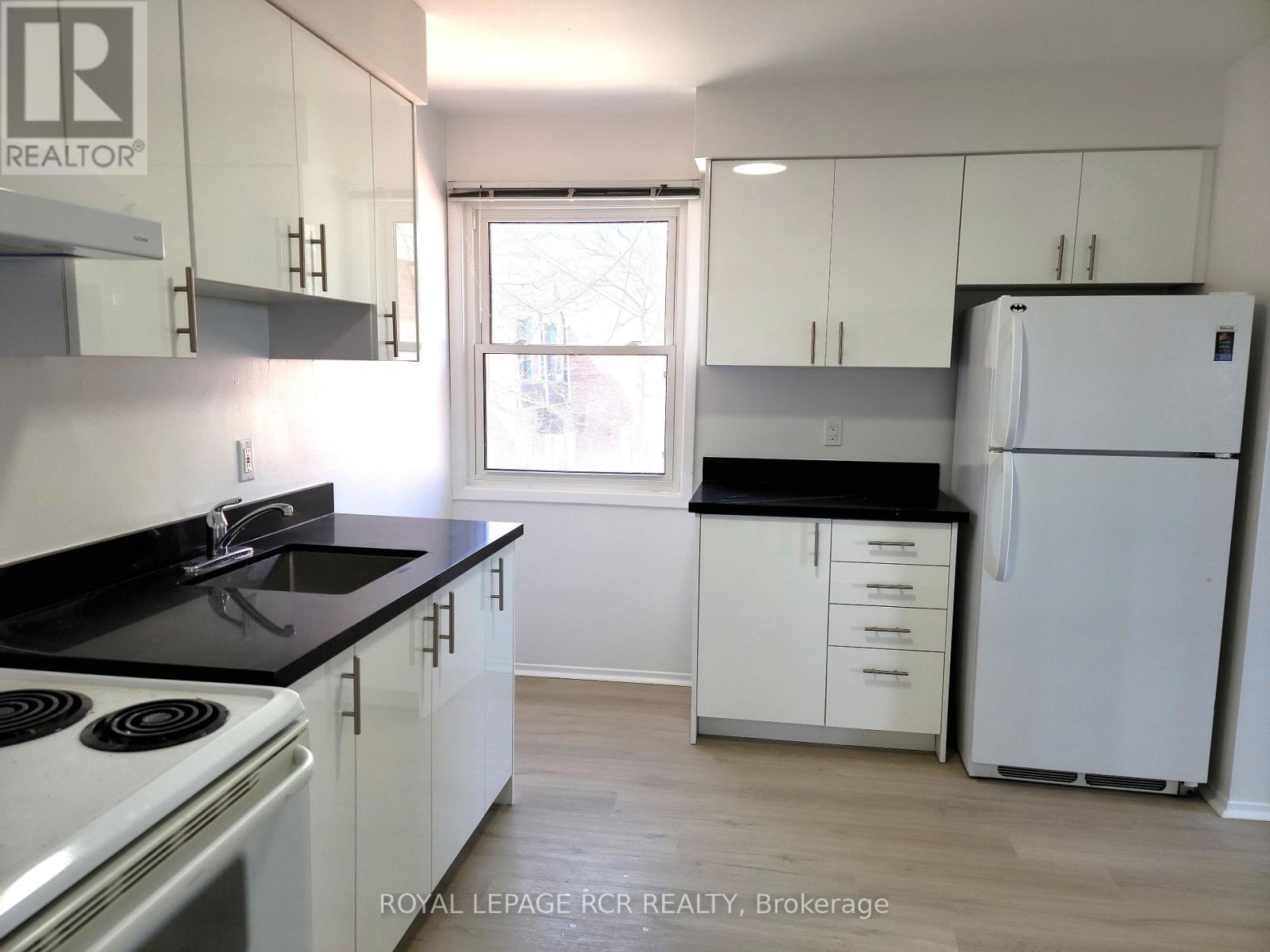 218 - 2 Orchard Heights Boulevard, Aurora, Ontario  L4G 3W3 - Photo 2 - N12639144