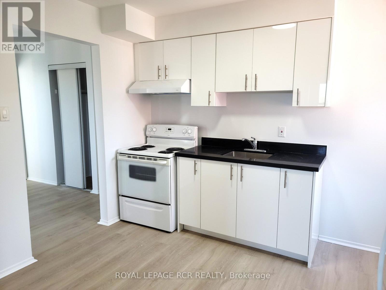 218 - 2 Orchard Heights Boulevard, Aurora, Ontario  L4G 3W3 - Photo 3 - N12639144