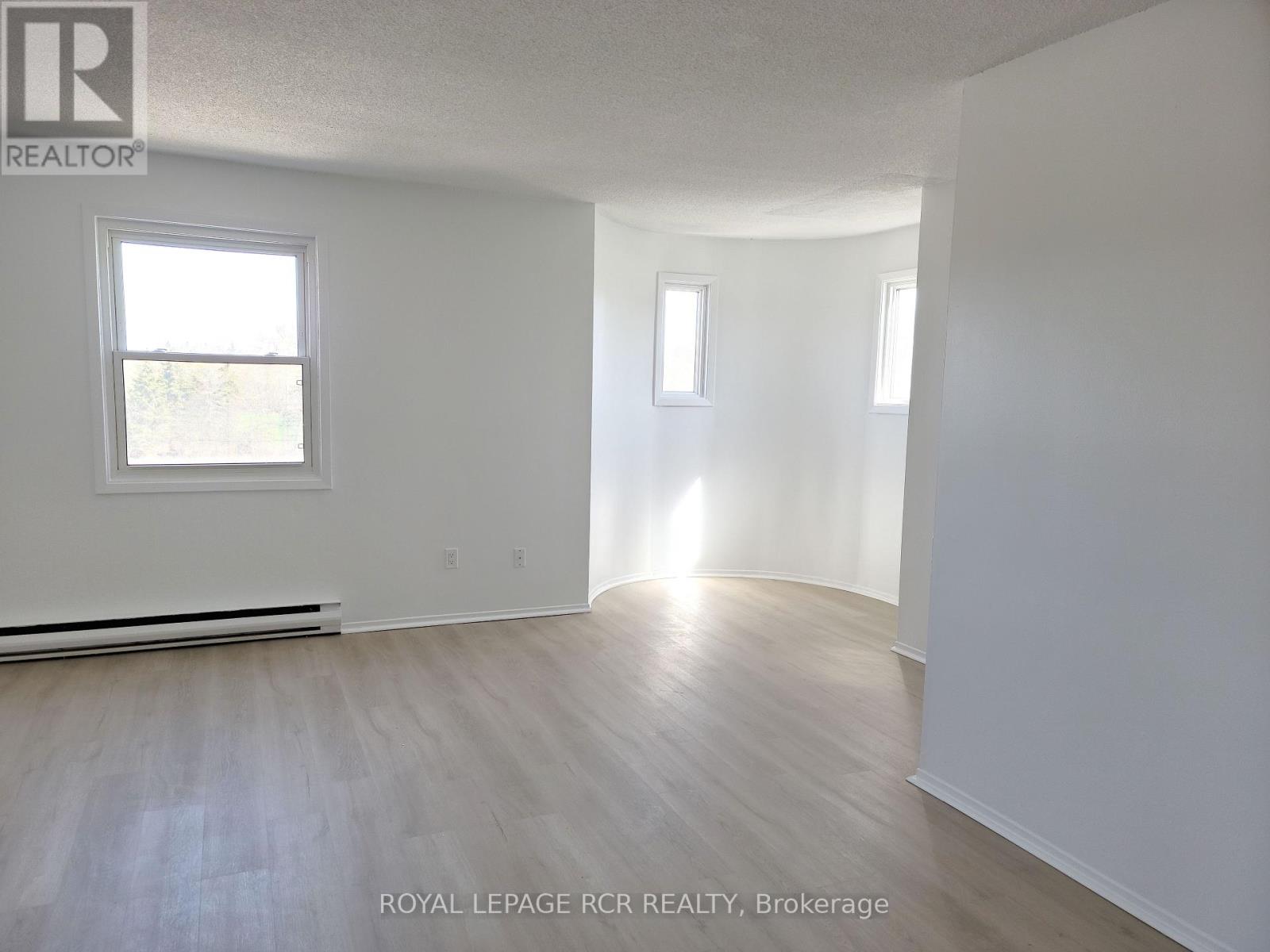 218 - 2 Orchard Heights Boulevard, Aurora, Ontario  L4G 3W3 - Photo 5 - N12639144