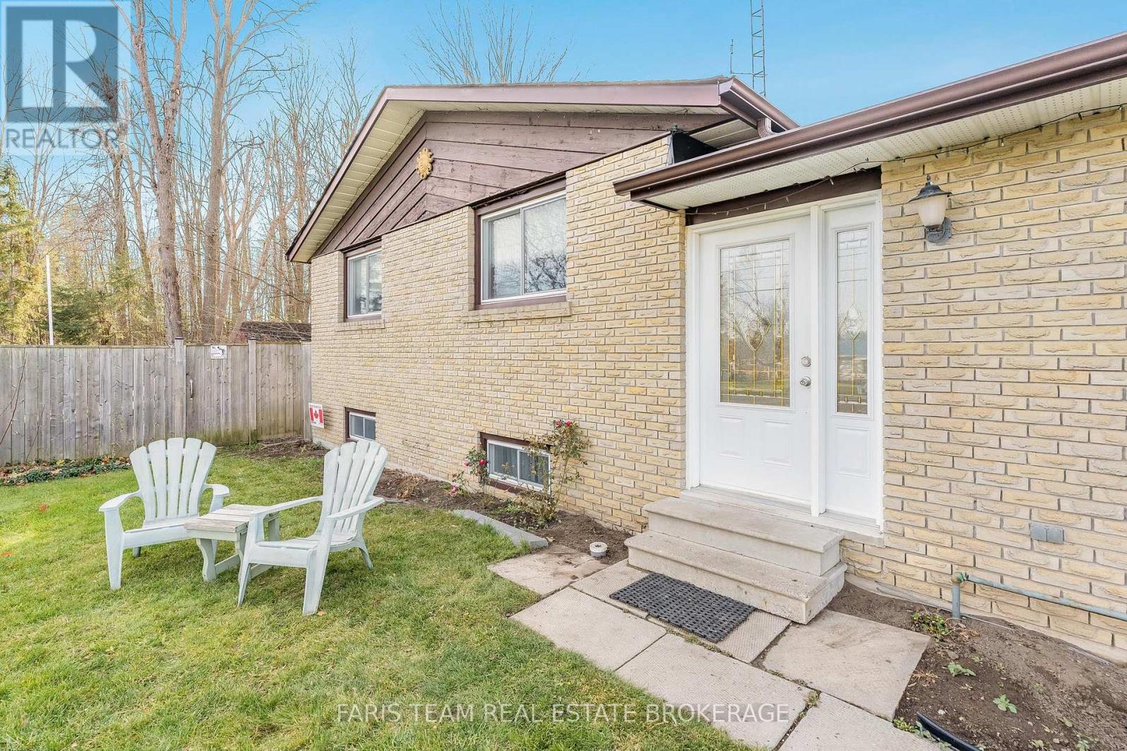 807 Cook Street, Innisfil, Ontario  L9S 2J1 - Photo 5 - N12577724