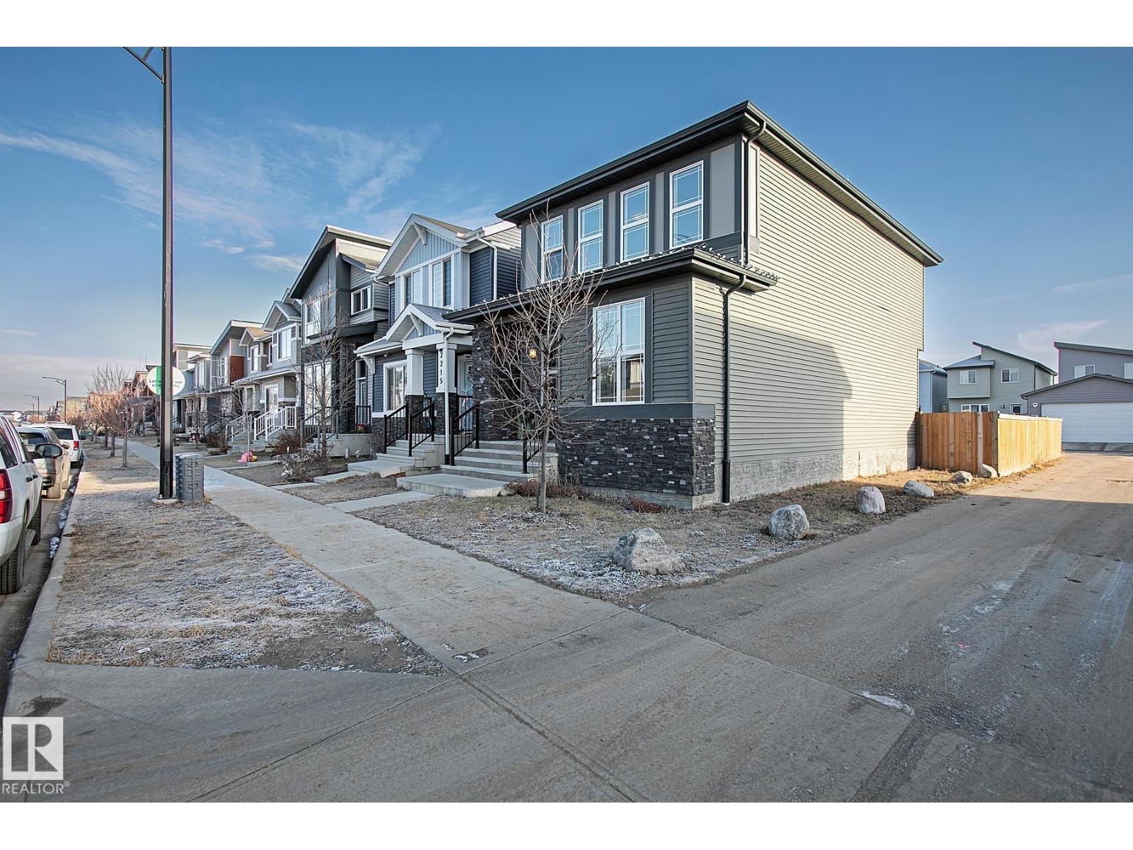 2219 160 St Sw, Edmonton, Alberta  T6W 4E5 - Photo 2 - E4468297